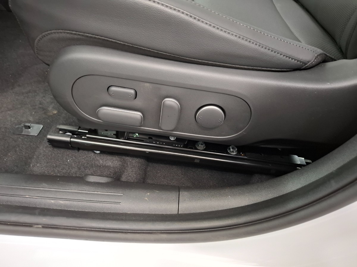 Hyundai Kona Premium 65.4 KWH Vol Leer Stoelverwarming Stoelverkoeling HUD