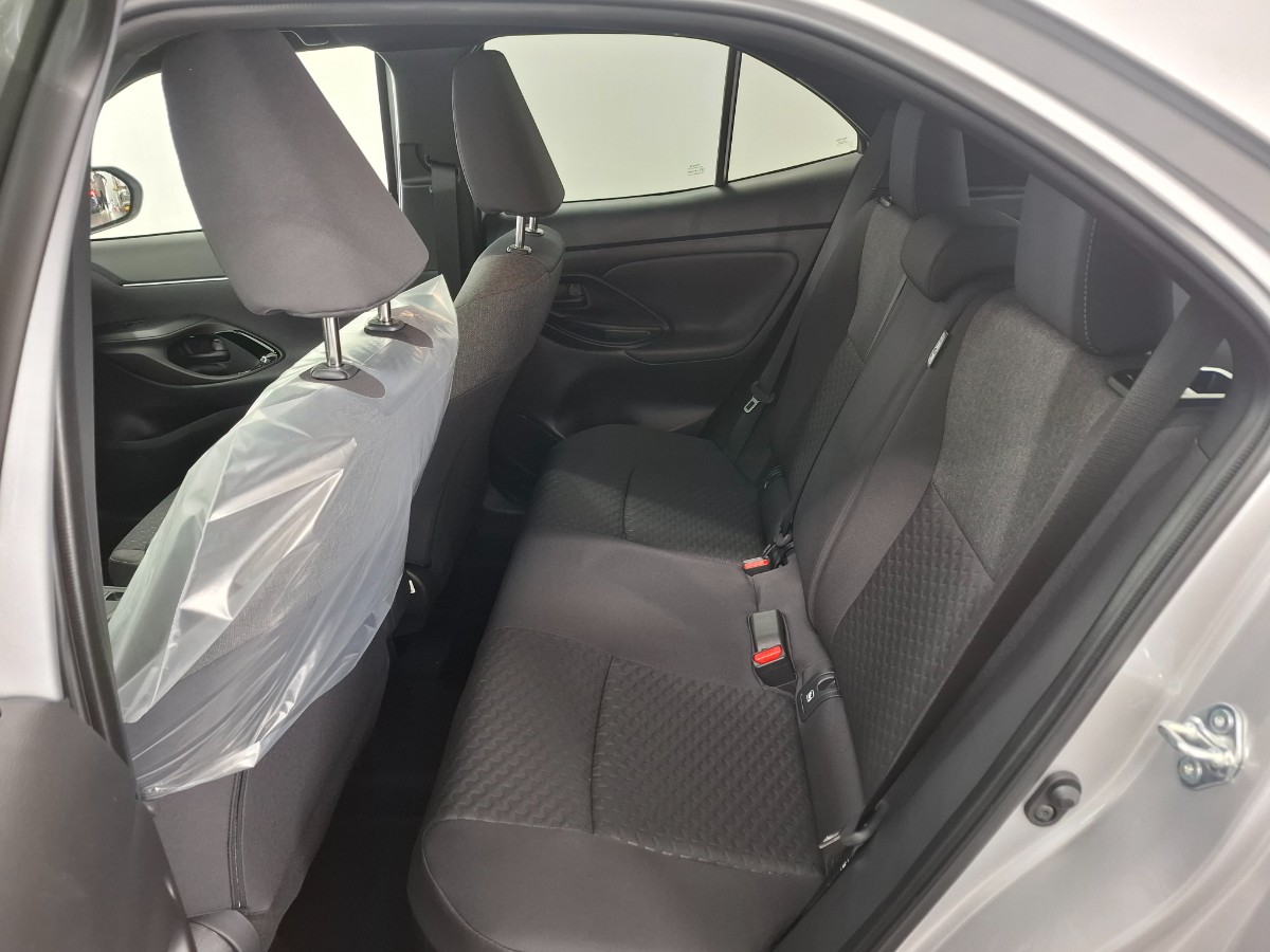 Toyota Yaris Cross 1.5 130PK Hybrid Teamplayer Winterpack Safetypack Navi Adaptief