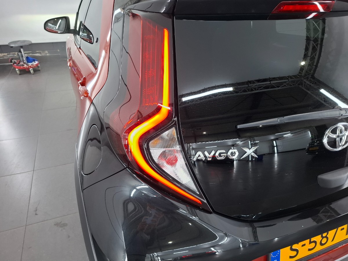 Toyota Aygo X 1.0 VVT-i S-CVT Envy