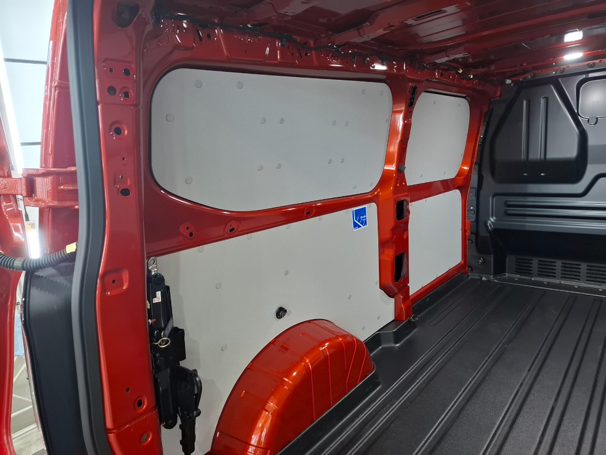 Ford Transit Custom Limited L2H1 320 | Driver P. Premium | THKVRB | 17 LMV | Stuurverw. | Draadloos laden | Dubb. Vergr.
