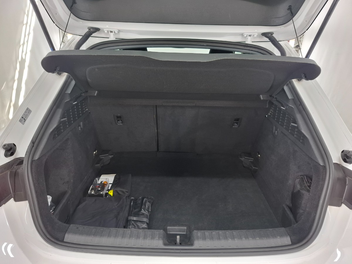 Audi A3 Sportback 30 TFSI Business edition Trekhaak Led