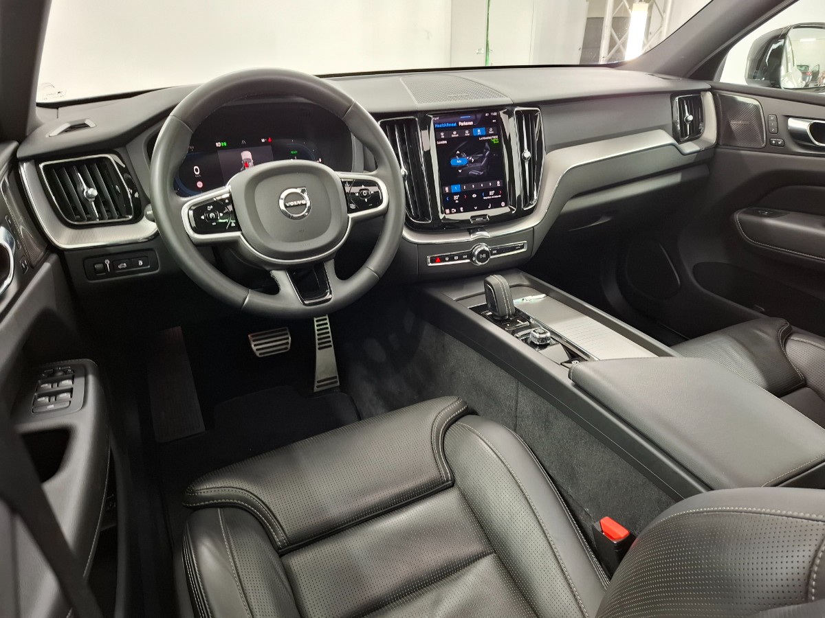 Volvo XC60 2.0 T8 AWD Recharge R-Desgin |Pano|H&K|Memory|Stoelverwarming|