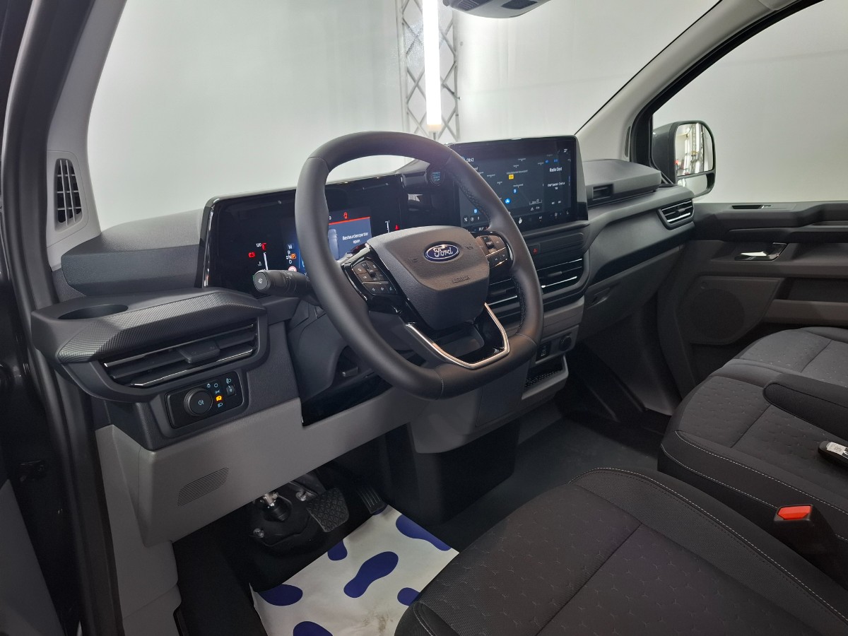 Ford Transit Custom 320 2.0 TDCI L2H1 Limited