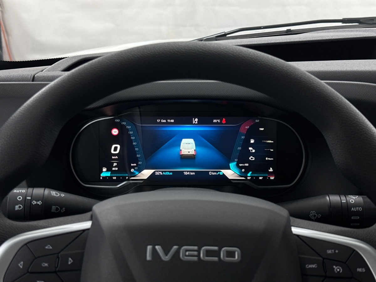 Iveco Daily 35C18HA8 V L2H2 3520 | MY 25 | Dubb.Lucht | Comfort pack | Navi Trekhaak Camera | 86l Tank | Rswiel