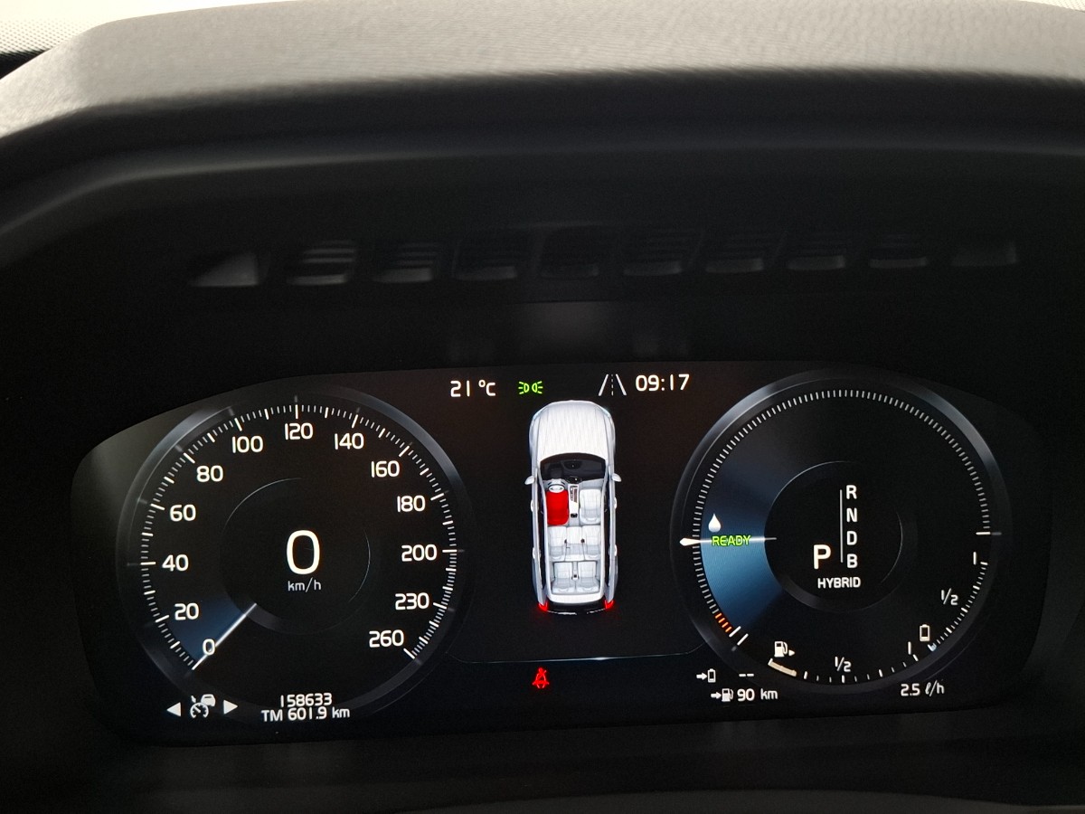Volvo XC90 2.0 T8 Twin Engine AWD Pano Luchtvering Trekhaak 7P Leder ACC Stoelverwarming
