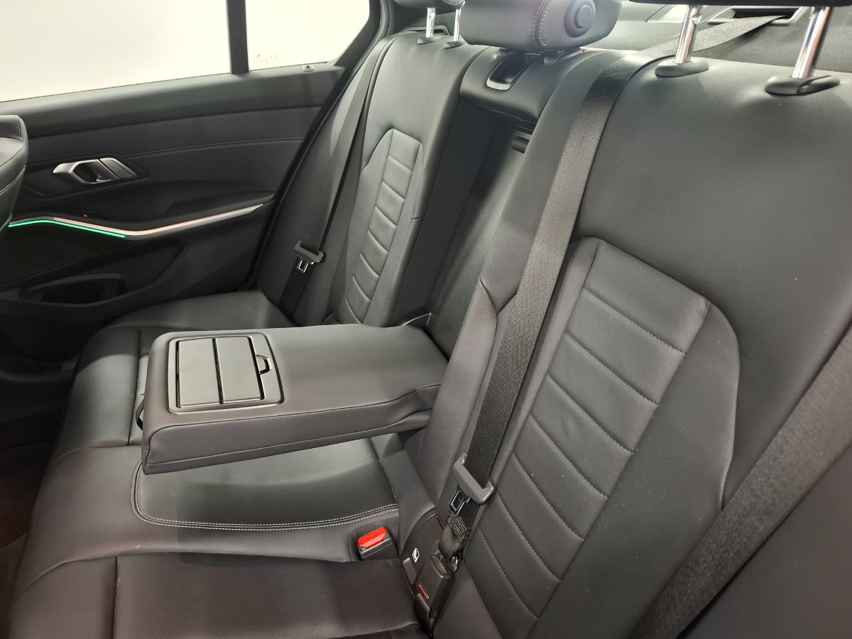 BMW 3-serie 330e High Executive