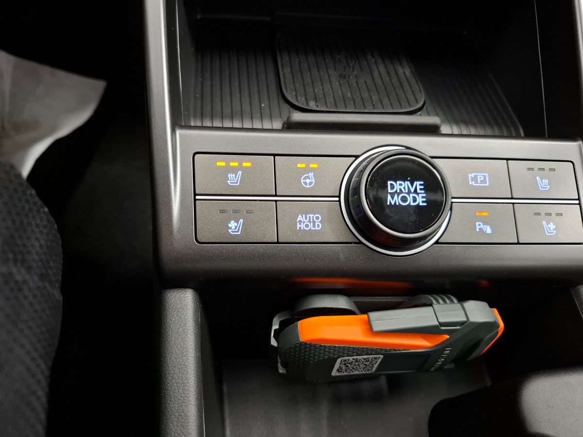 Hyundai Kona Premium 65.4 KWH Vol Leer Stoelverwarming Stoelverkoeling HUD