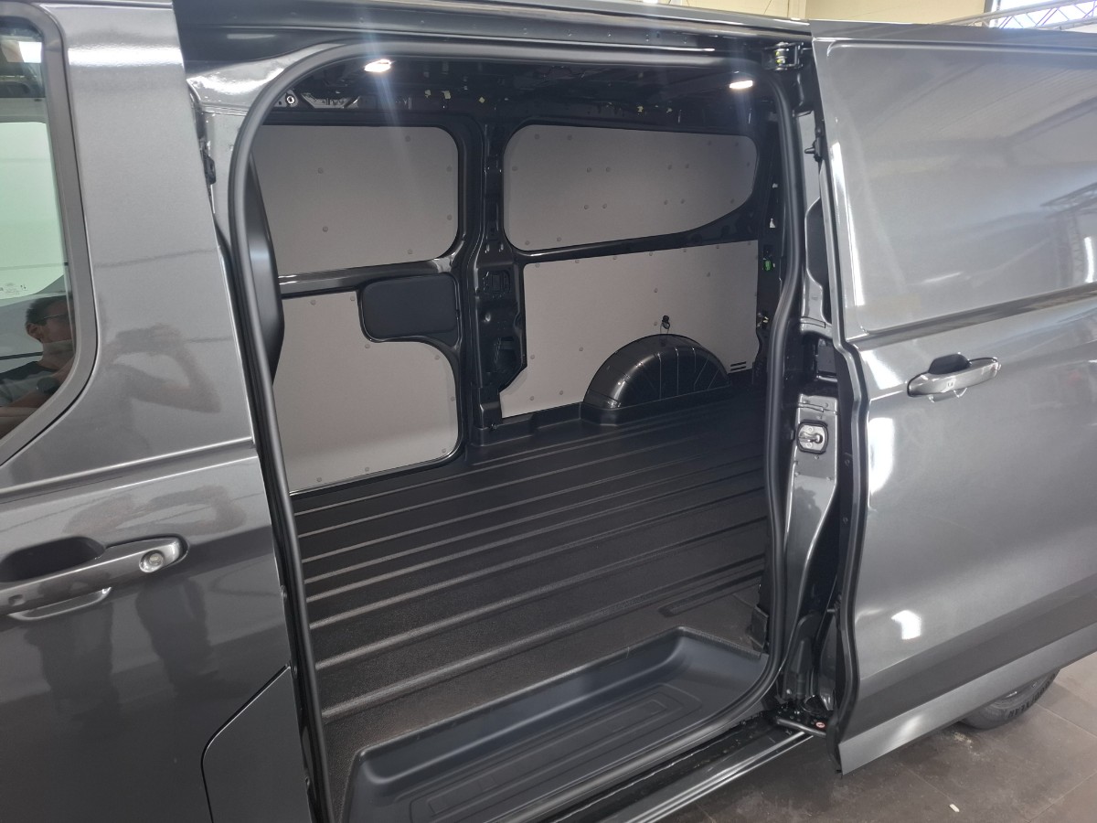 Ford Transit Custom 320 2.0 TDCI L2H1 Limited