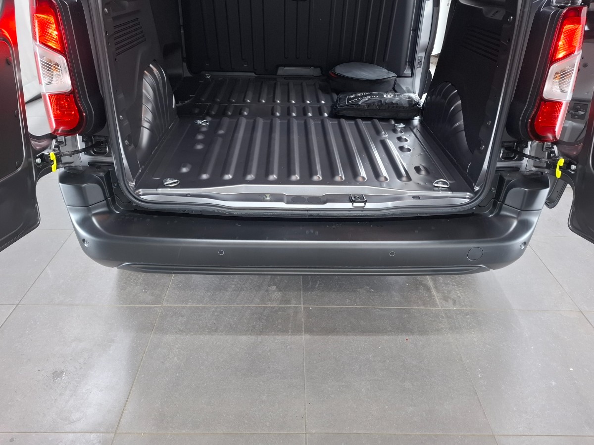 Peugeot e-Partner 136 L1 50 kWh | PDC voor + achter met Surround Rear Vision | Stoel + Voorruitverwarming