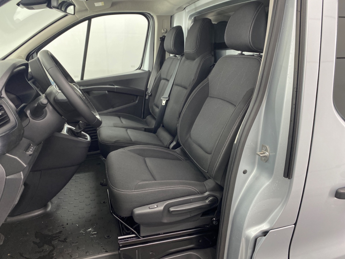 Renault Trafic 2.0 Blue dCi 170 T30 L2H1 Extra LIMITED 2xSD THK GLASL SB NR 64.