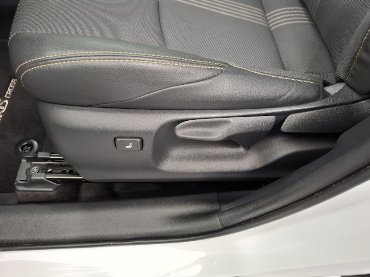 Toyota Yaris Cross 1.5 Hybrid Adventure Winterpakket Groot Navi Blind Spot JBL