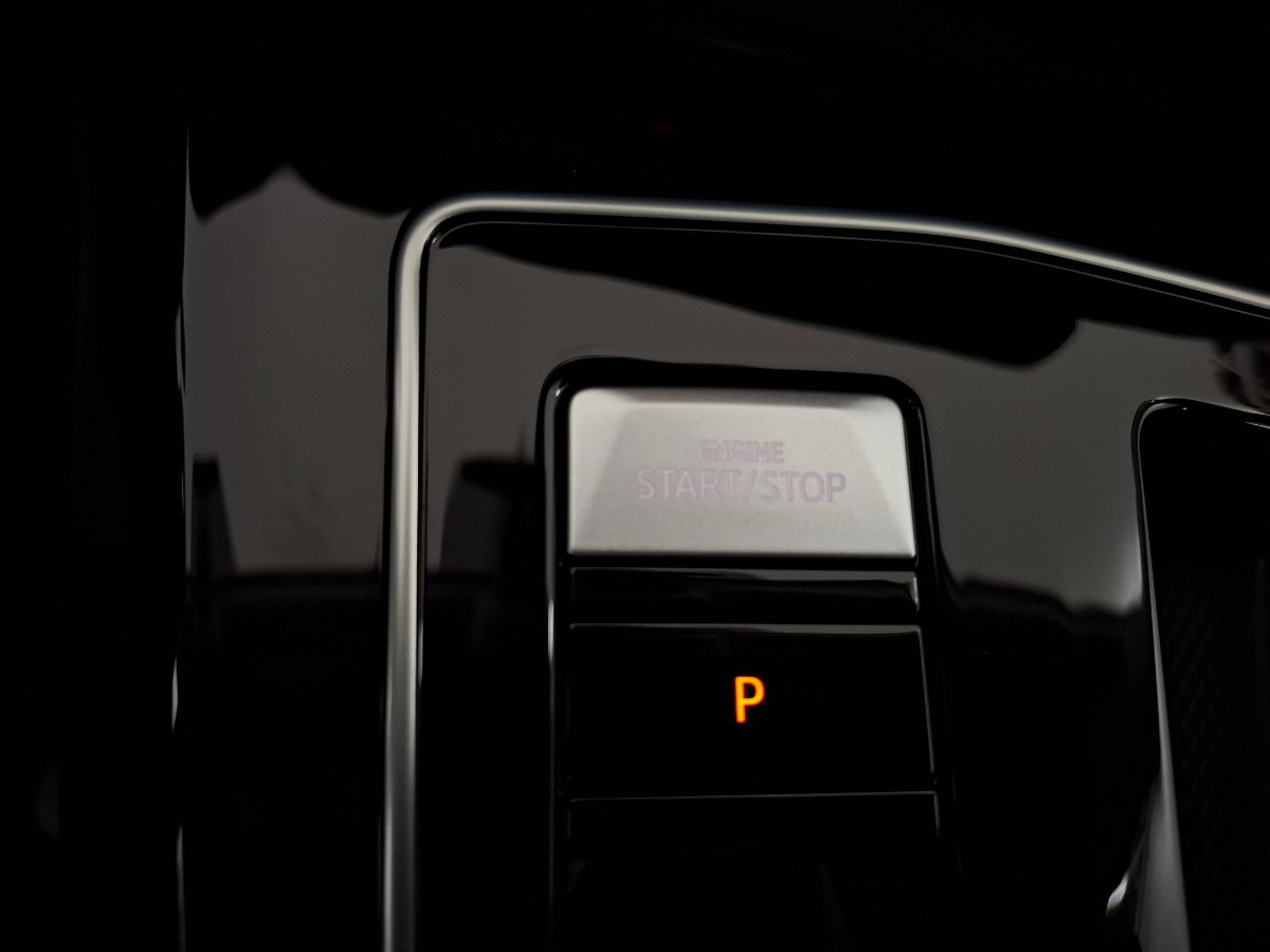 Volkswagen Golf Style 1.5 TSI eHybrid DSG | IQ LIGHT | LMV 18 Catania | Winterpakket | Anemone Blue