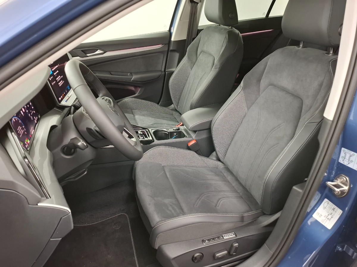 Volkswagen Golf Style 1.5 TSI eHybrid DSG | IQ LIGHT | LMV 18 Catania | Winterpakket | Anemone Blue