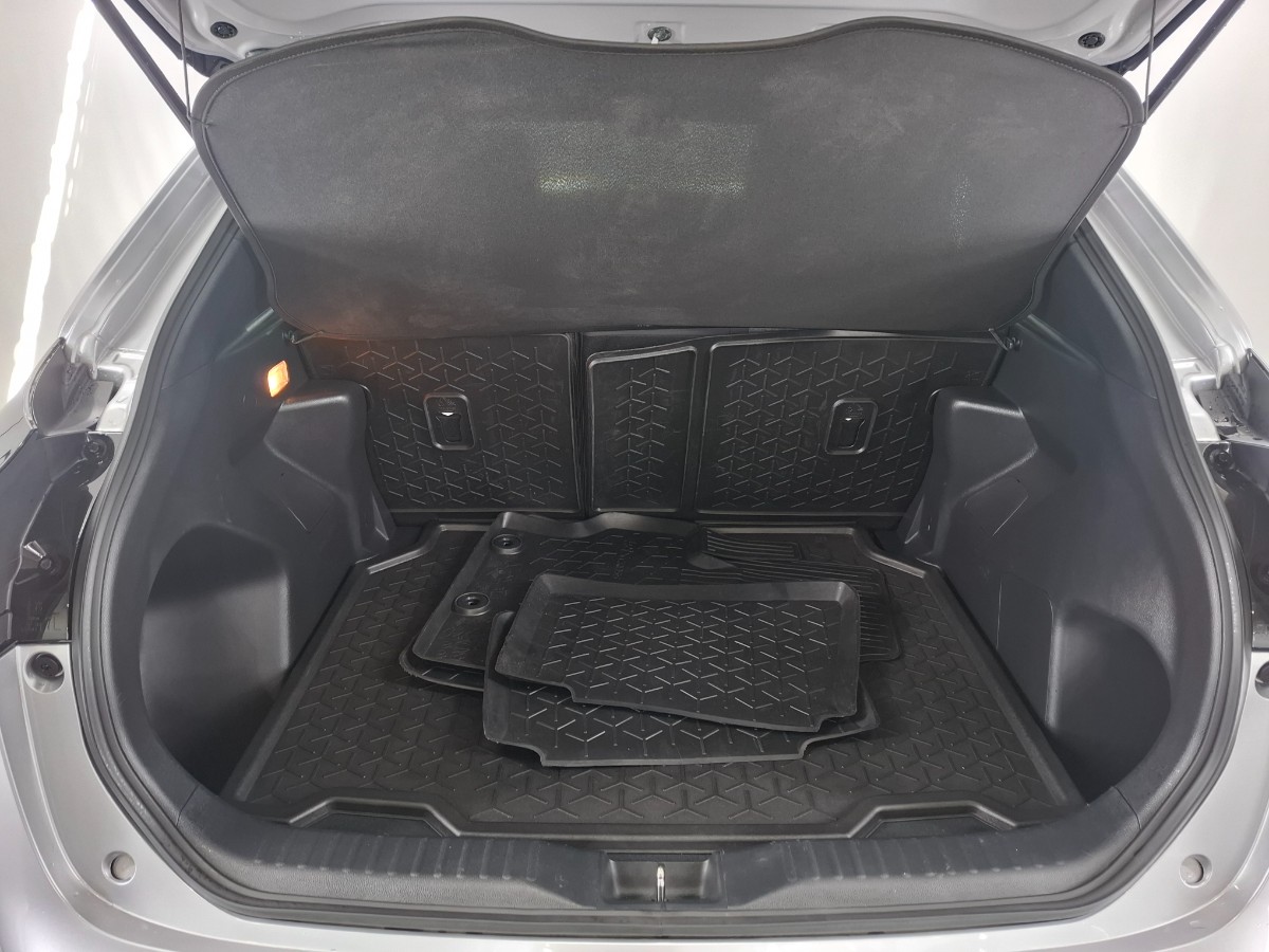 Toyota Yaris Cross 1.5 Hybrid Team D Winterpakket Navi/Smart Pakket