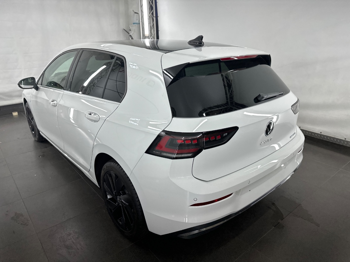 Volkswagen Golf Style 1.5 TSI eHybrid DSG | Zwart dak | IQ LIGHT | LMV 18 Catania | Winterpakket | PURE WHITE