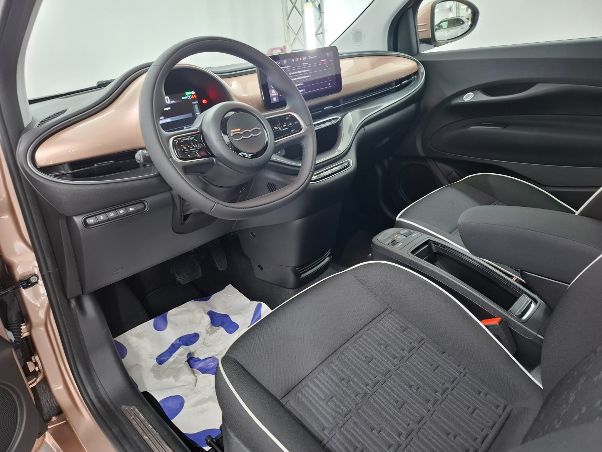 Fiat 500 3+1 42 kWh