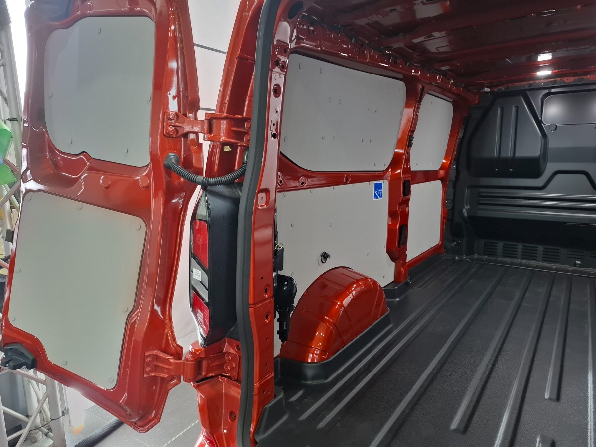 Ford Transit Custom Limited L2H1 320 | Driver P. Premium | THKVRB | 17 LMV | Stuurverw. | Draadloos laden | Dubb. Vergr.