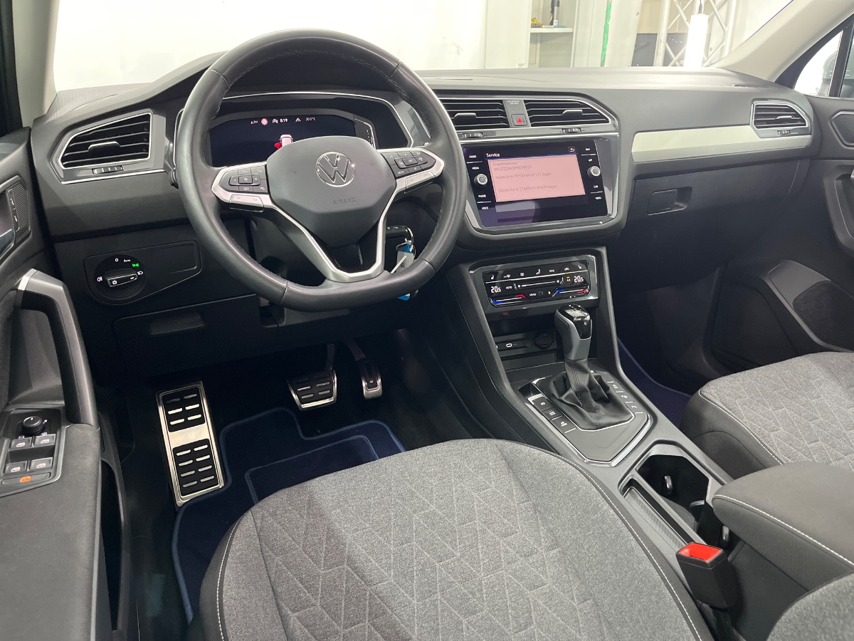 Volkswagen Tiguan Allspace 1.5 TSI Life Business 7p. |Pano|Trekhaak|ACC|Stoelverwarming|