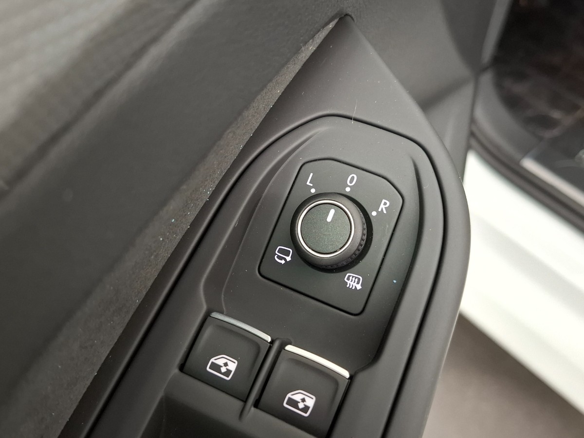 Volkswagen Golf Style 1.5 TSI eHybrid DSG | IQ LIGHT | LMV 18 Catania | Winterpakket | PURE WHITE