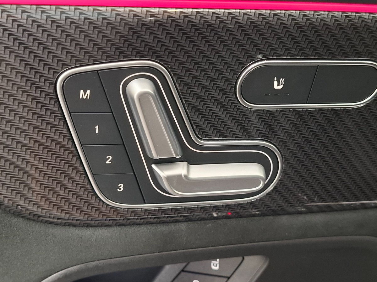 Mercedes-Benz GLA-klasse 250 e Business Solution AMG Pano Night Pakket Sfeerverlichting Elec Stoelen+Geheugen