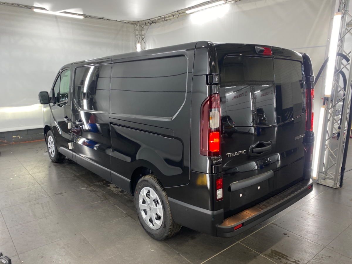 Renault Trafic 2.0 dCi 130 T30 L2H1 Work Edition 2xSD NAV Pack Parking