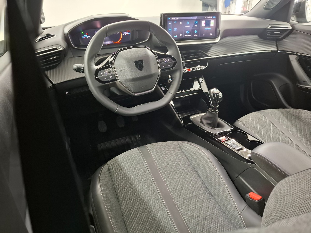 Peugeot 2008 1.2 PureTech 100 Allure