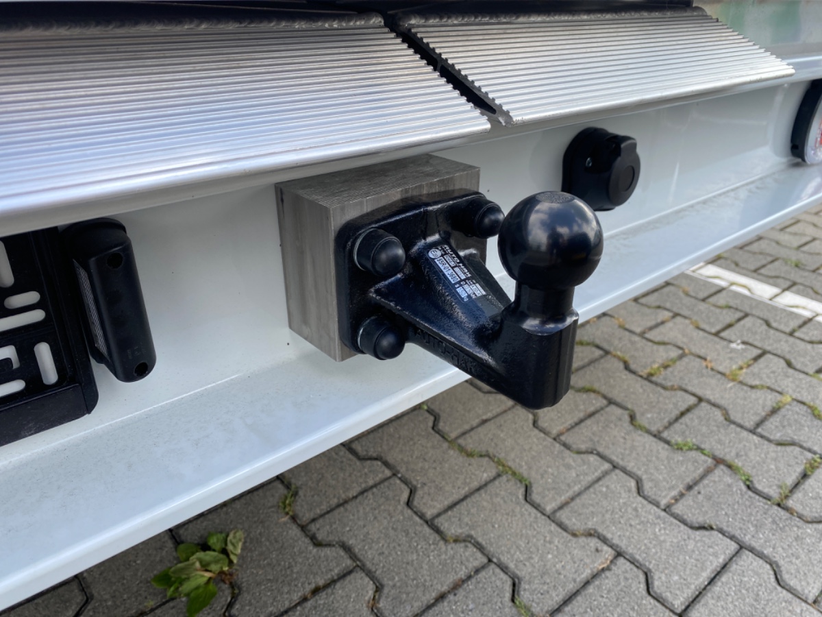 Iveco Daily 35S18 3.0L 180PK AUT | Oprijwagen Fly-Over | LED NAV ECC THK ACC | 3.5t trekgw. | Katax opbouw