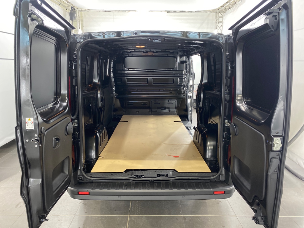 Renault Trafic 2.0 dCi 130 T30 L2H1 Work Edition 2xSD NAV Pack Parking