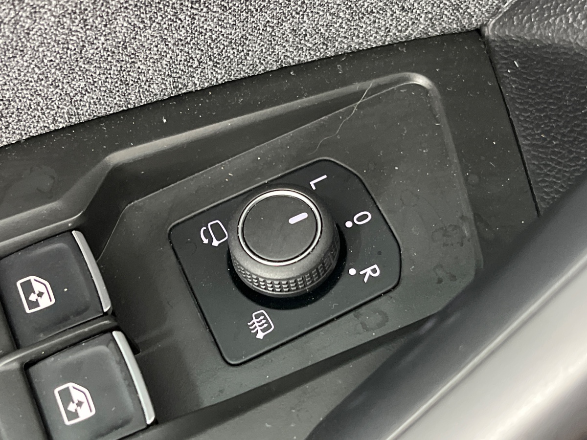 Volkswagen Tiguan Allspace 1.5 TSI Life Business 7p. |Pano|Trekhaak|ACC|Stoelverwarming|