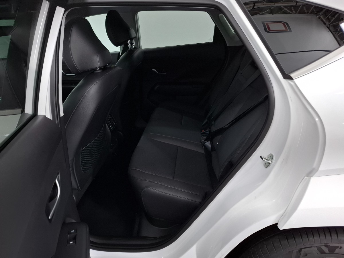Hyundai Kona Premium 65.4 KWH Vol Leer Stoelverwarming Stoelverkoeling HUD