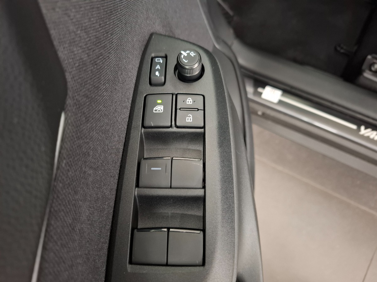 Toyota Yaris Cross 130pk teamplayer + winter + safety
