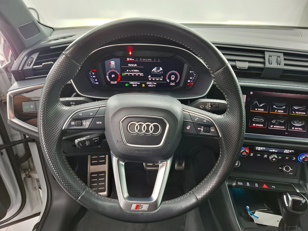Audi Q3 35TFSI 150PK S-tronic S-edition Metallic stoelverwarming