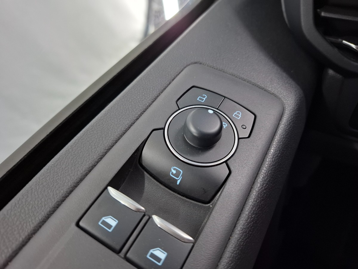 Ford e-Transit Custom 340 L2H1 Limited 65 kWh 218PK – Digital aqua blue – Driver Pack Ultimate – Matrix LED – B&O Audio