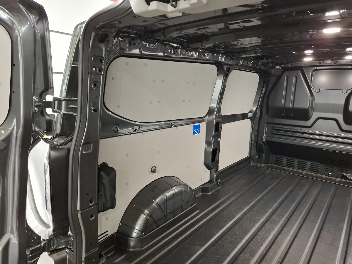 Ford Transit Custom 320 2.0 TDCI L2H1 Limited