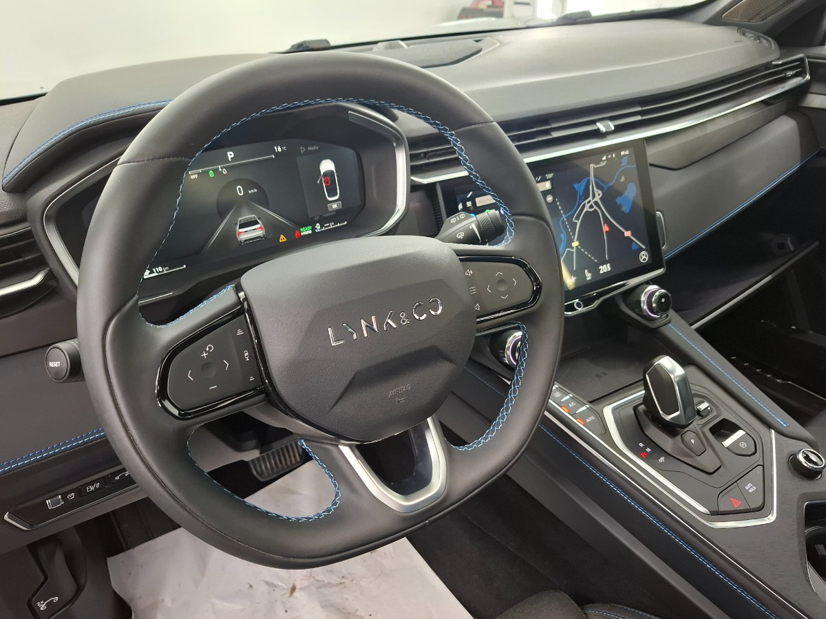 Lynk & CO 01 1.5 PHEV 261CH DCTH 7