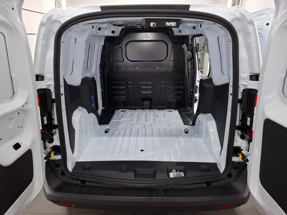 Ford Transit Courier TREND 1.5L ECOBLUE 100PK TREND 16″ LMV, 10-SPAAKS , LED LAADRUIMTEVERLICHTING , WINTER PACK , PARKING PACK, BPM VRIJ