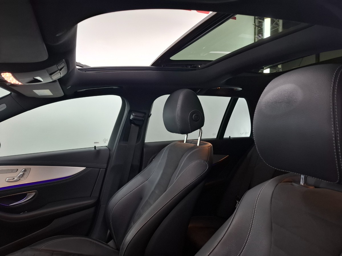 Mercedes-Benz E-klasse Estate 300 e AMG Line Pano Burmeister Elect stoelen met geheugen