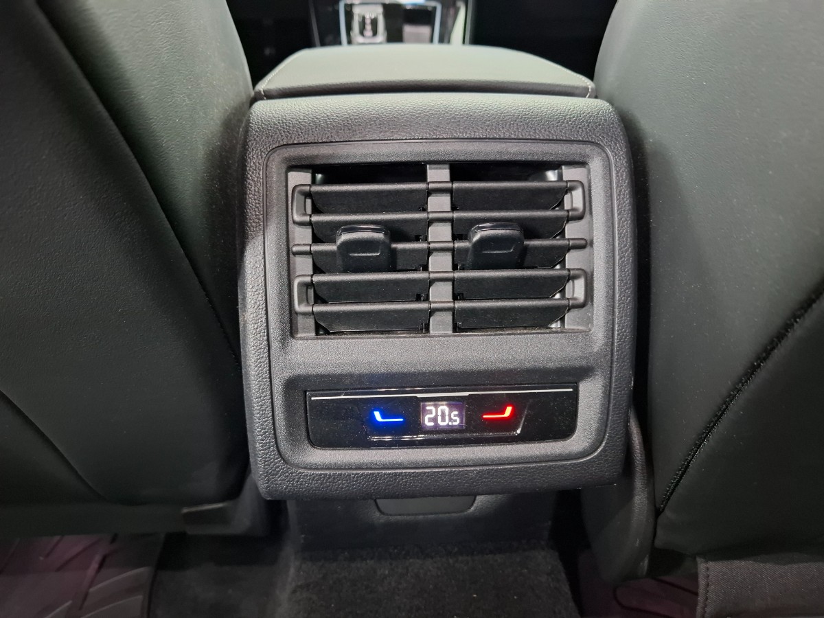 Volkswagen Golf 1.5 TSI DSG R-Line | LED Plus | Moonstone Grey