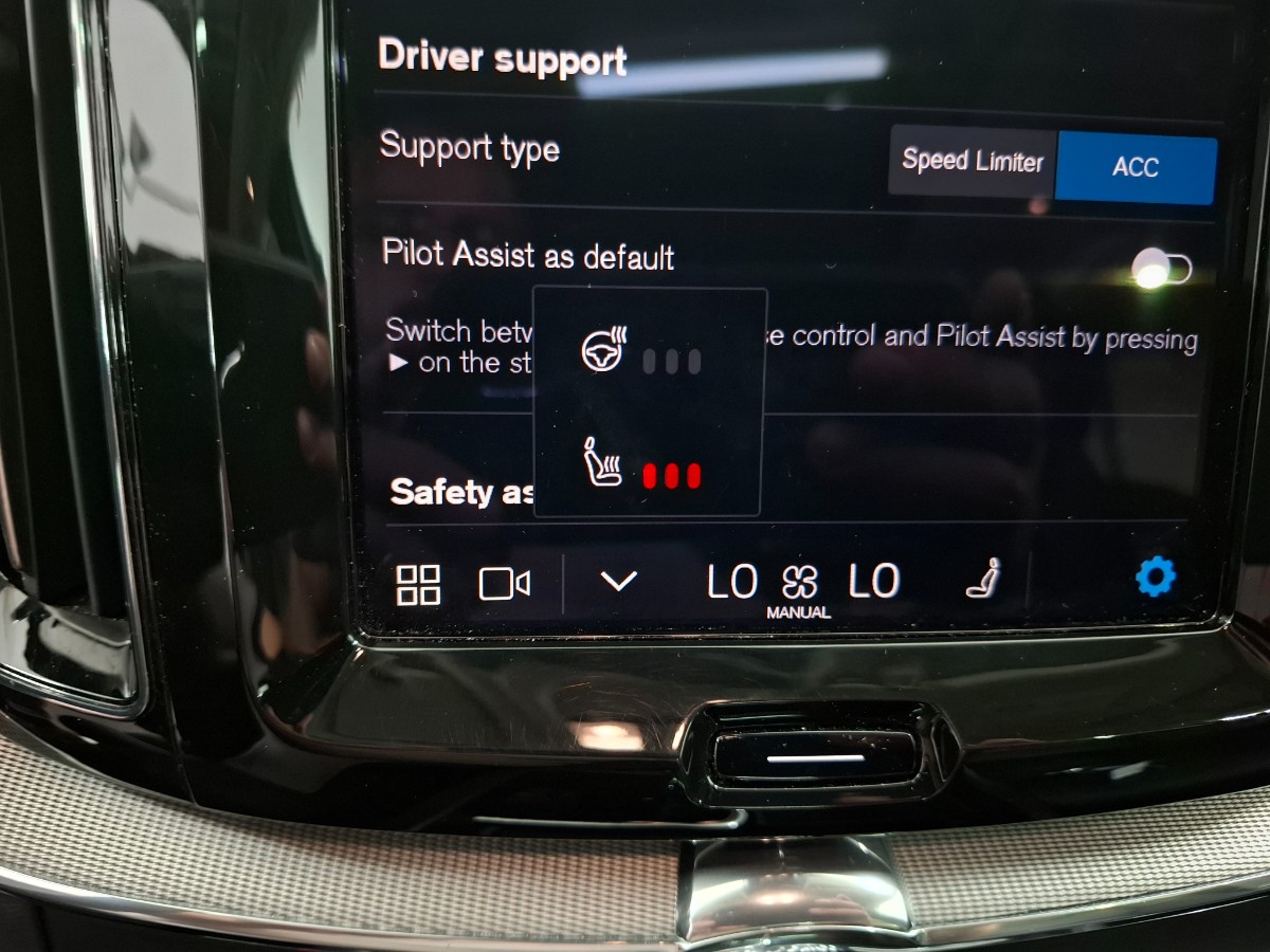 Volvo XC60 2.0 T6 Recharge AWD Plus Dark Long Range |H&K|Dodehoek|Pano|