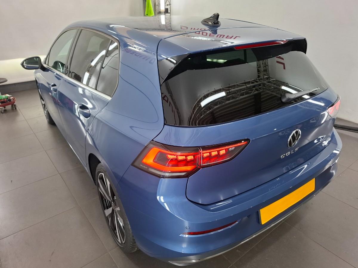 Volkswagen Golf Style 1.5 TSI eHybrid DSG | IQ LIGHT | LMV 18 Catania | Winterpakket | Anemone Blue