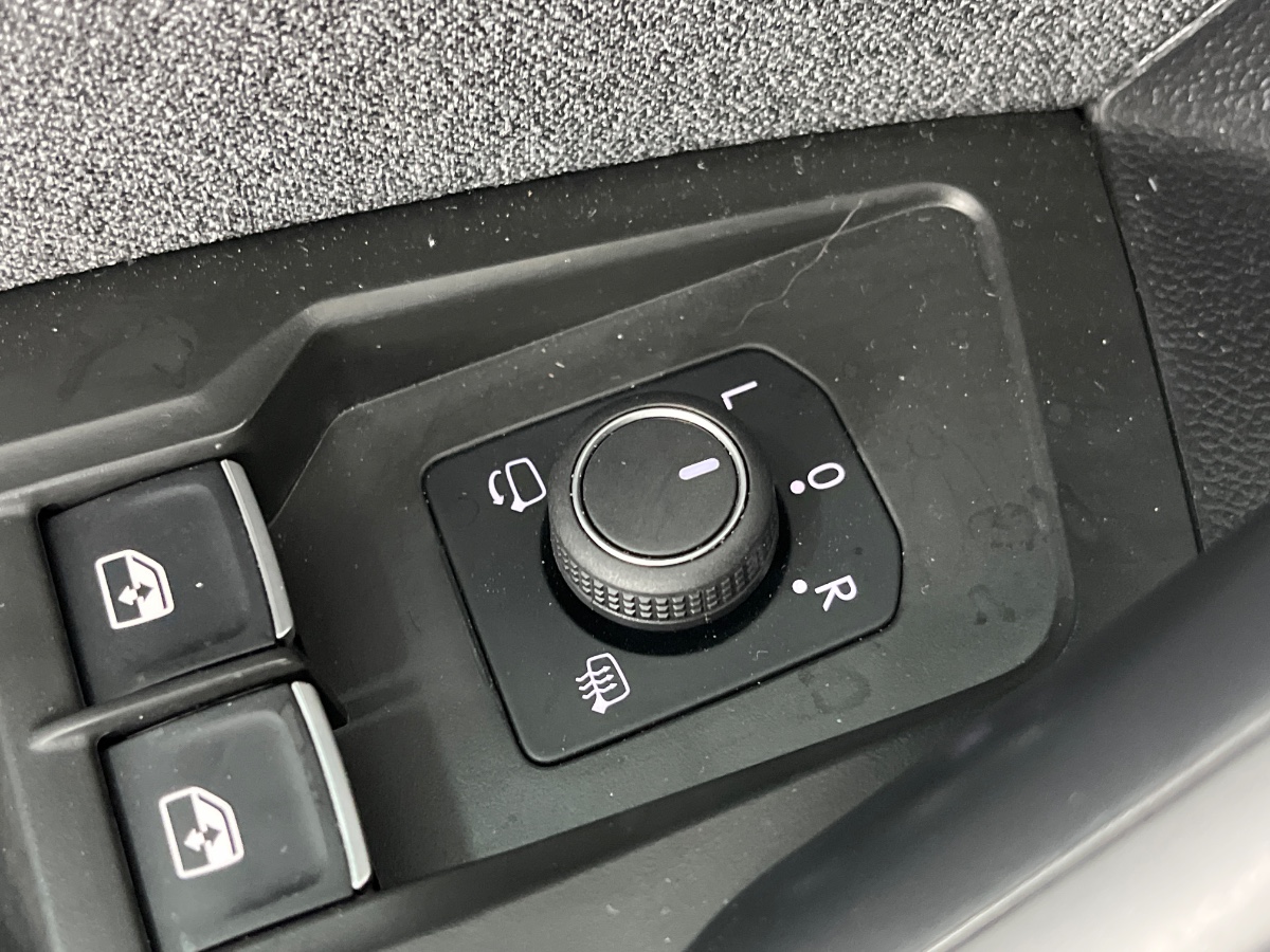 Volkswagen Tiguan Allspace 1.5 TSI Life Business 7p. |Pano|Trekhaak|ACC|Stoelverwarming|