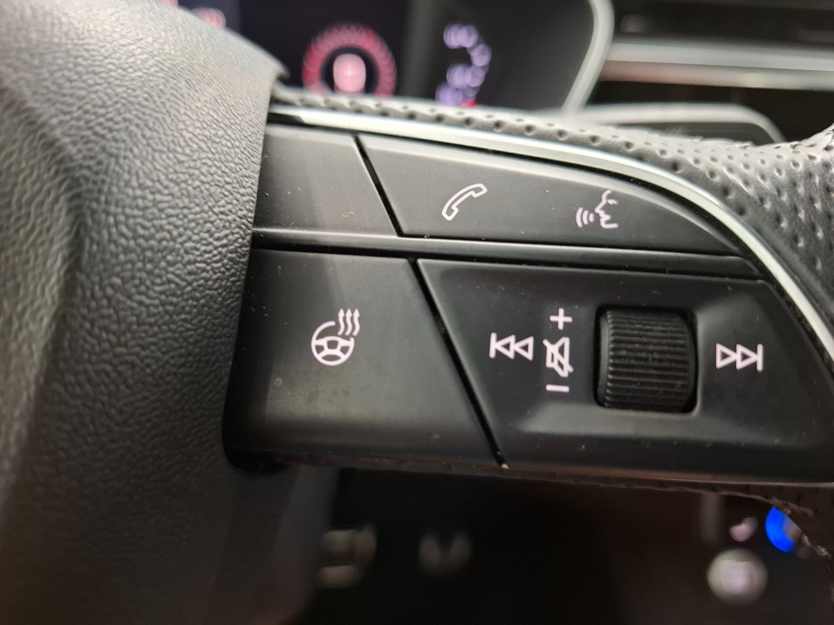 Audi Q3 35TFSI 150PK S-tronic S-edition Metallic stoelverwarming