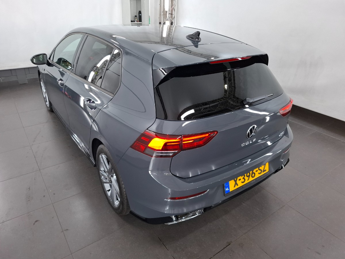 Volkswagen Golf 1.5 eTSI R-Line
