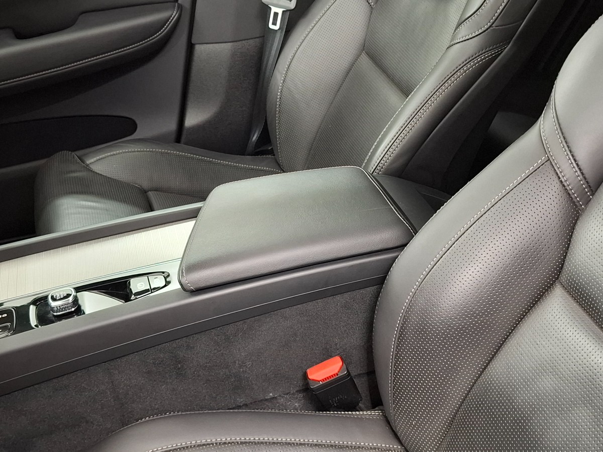 Volvo XC60 2.0 T8 AWD Recharge R-Desgin |Pano|H&K|Memory|Stoelverwarming|