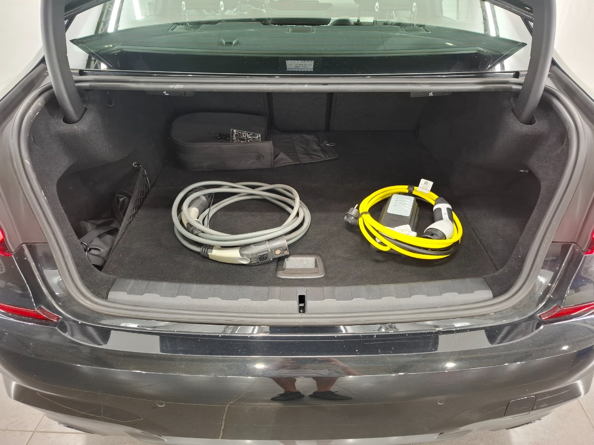 BMW 3-serie 330e High Executive