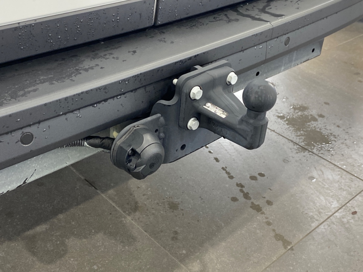 Volkswagen Crafter 35 2.0 TDI 177PK DSG L4H3 Highline FWD | Allseasons | Trekhaak + assist | Verzwaarde vooras | Bijrijdersbank met opbergvak | NWPRIJS 50.000 EX | 8x op voorraad