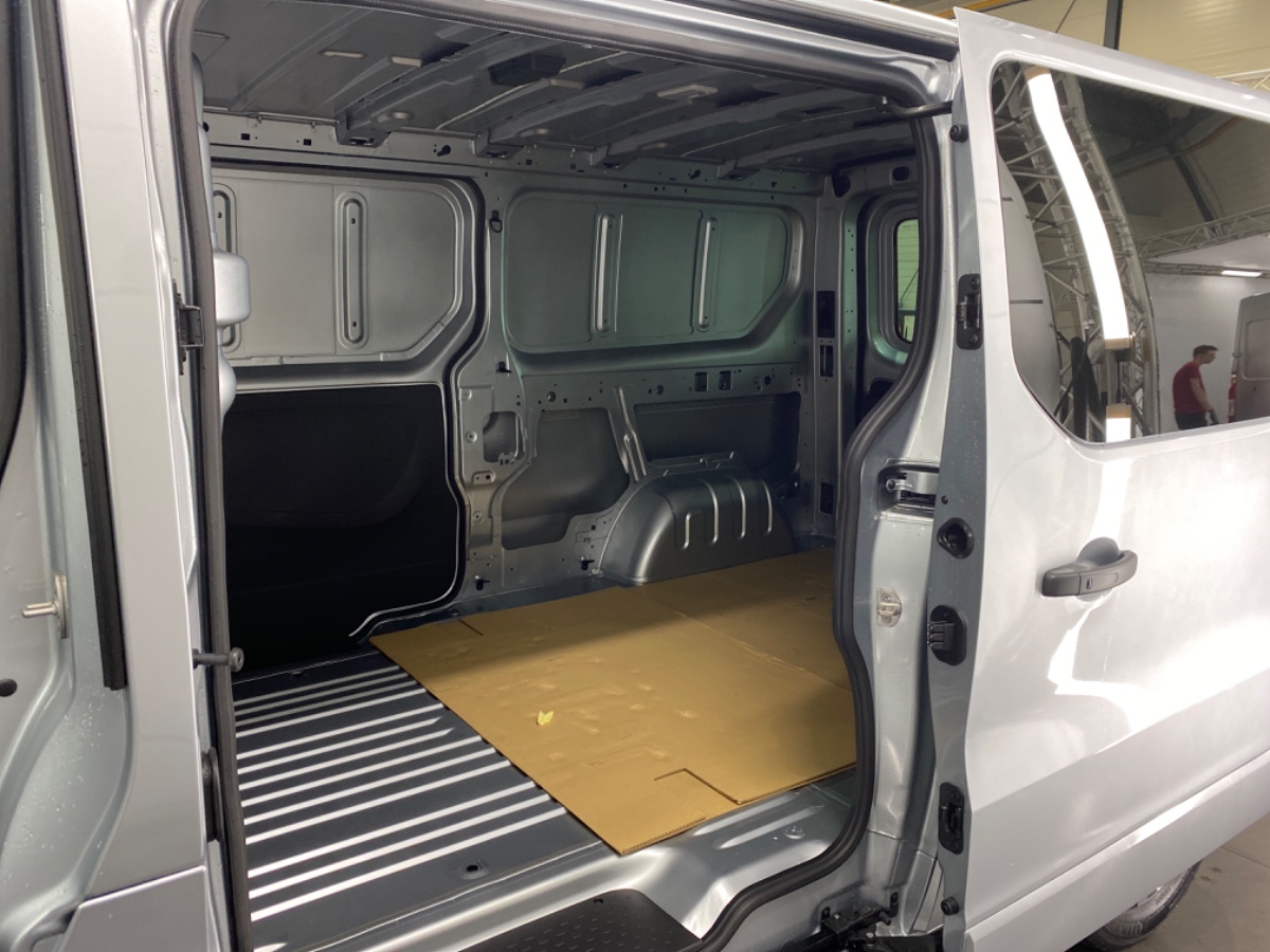 Renault Trafic 2.0 Blue dCi 170 T30 L2H1 Extra LIMITED 2xSD THK GLASL SB NR 64.
