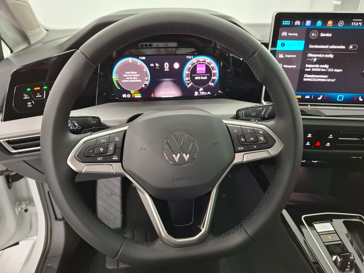 Volkswagen Golf Style 1.5 TSI eHybrid DSG | IQ LIGHT | LMV 18 Catania | Winterpakket | PURE WHITE
