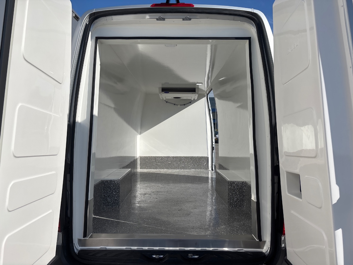Mercedes-Benz Sprinter 317 CDI L3H2 AUT | Koelwagen Carrier Xarios 300 Carpol | MBUX NAV CC CAM