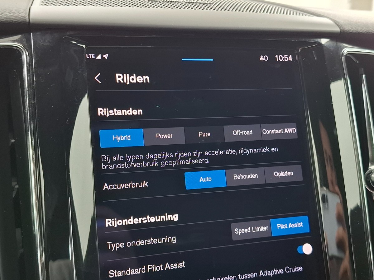 Volvo XC60 2.0 T8 AWD Recharge R-Desgin |Pano|H&K|Memory|Stoelverwarming|